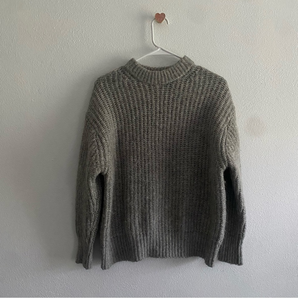 Zara Gray Chunky Knit Crewneck Sweater
